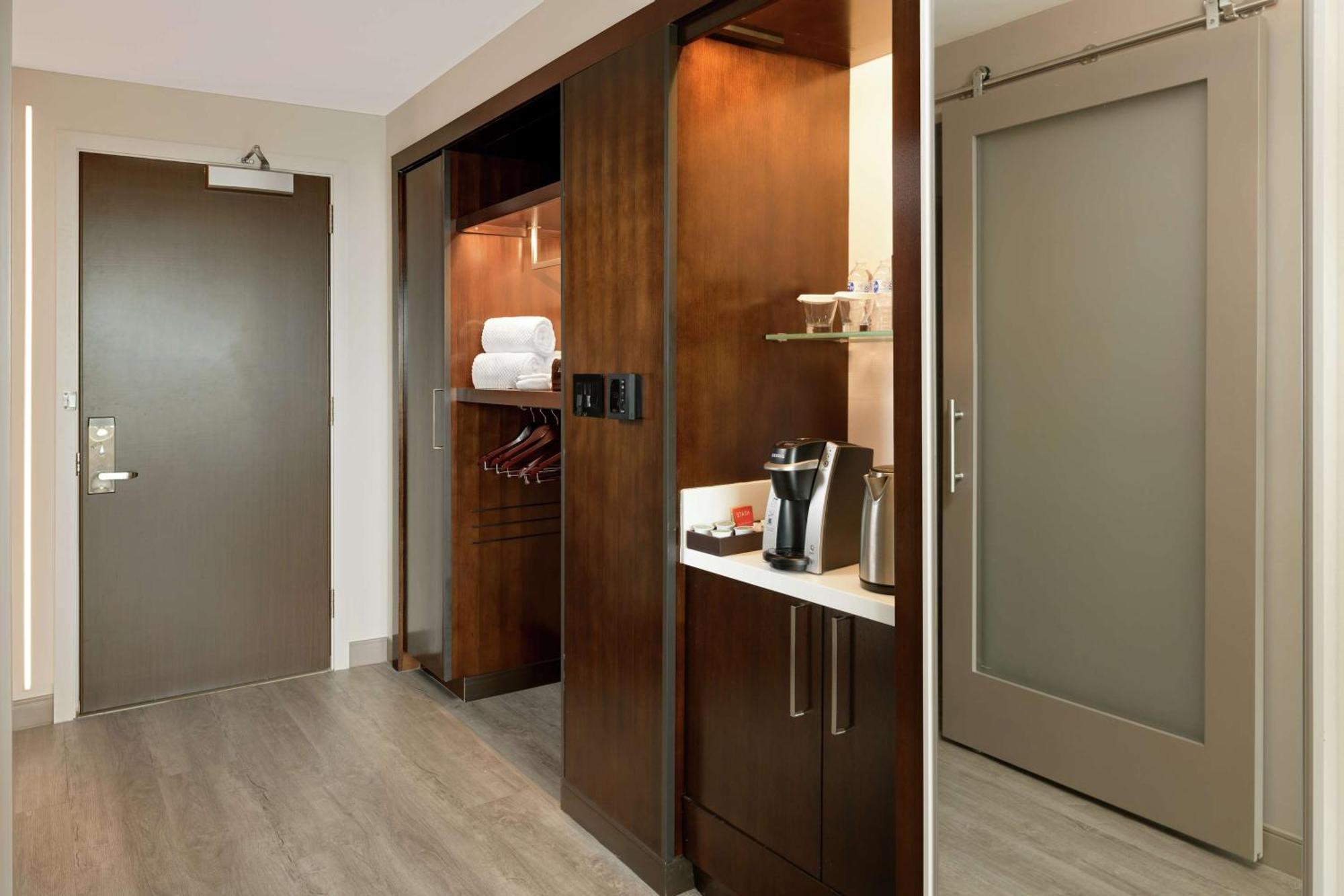 Hilton Dc National Mall The Wharf Hotel 4*